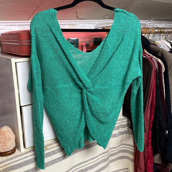 Beautiful multi wear knit sweater - Picture 2 of 7